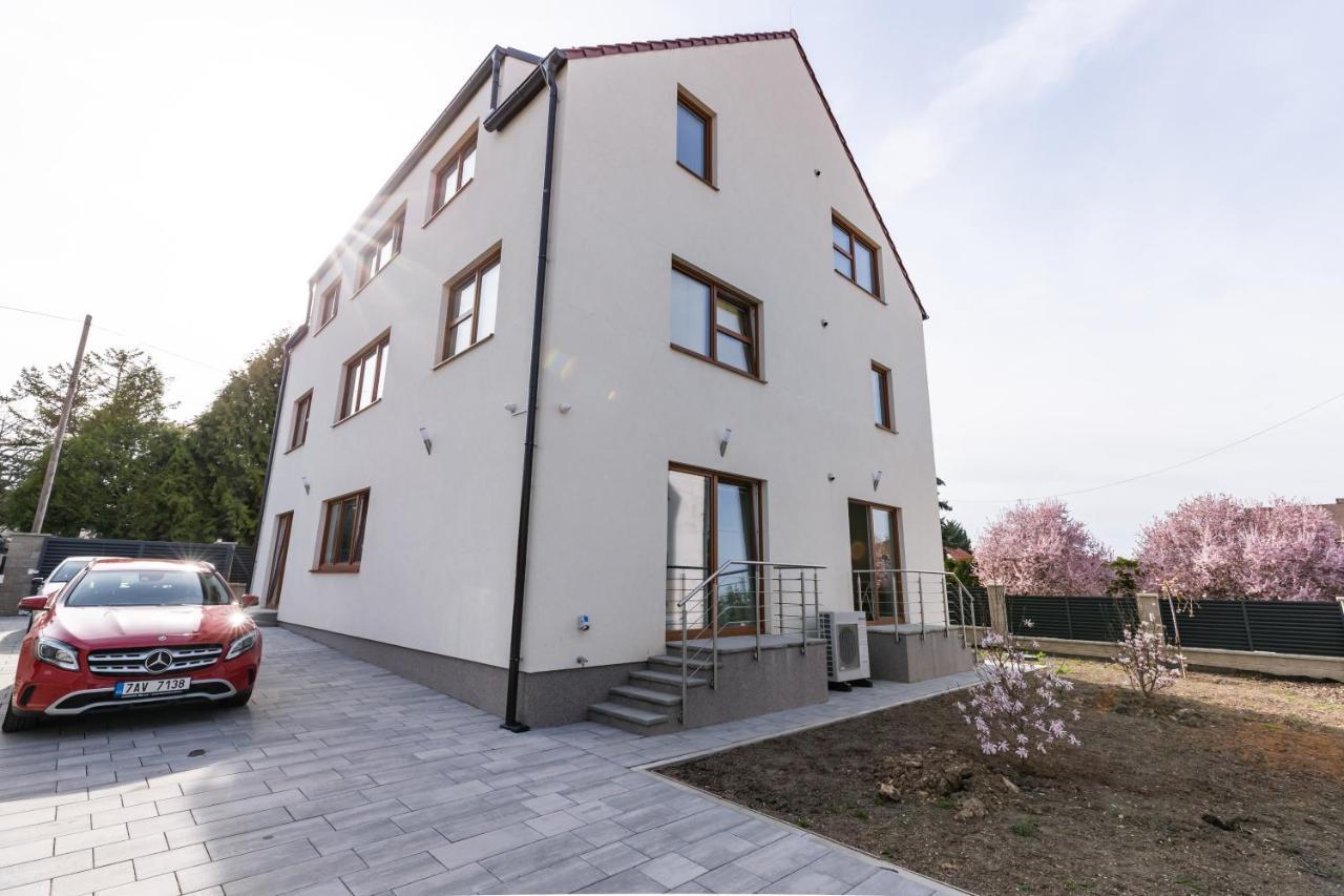Home Le Fame Praga Exterior foto